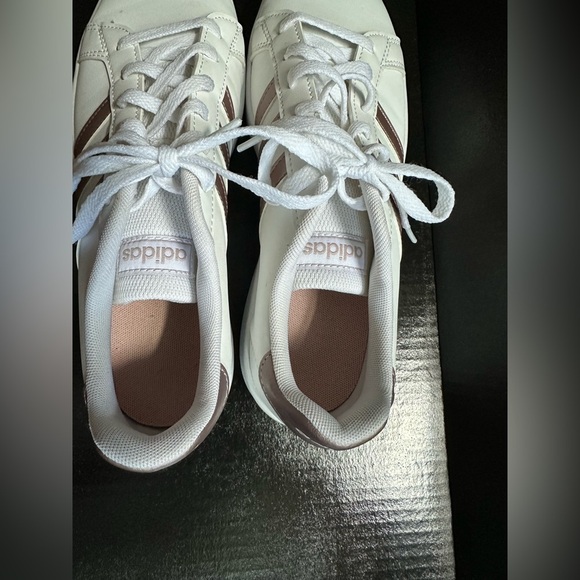 Adidas Cloudfoam Advantage Sneakers with Rose Gold Stripes Size 5 1/2 - Picture 3 of 9